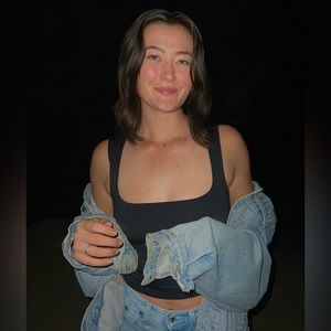 Meet your Posher, Emi